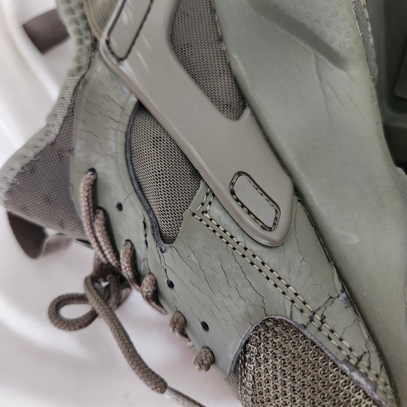 Nike Air Sneaker men's size 8 Moss Green Huarache Run - Picture 2 of 16